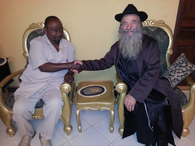 ../previews/032-AFRIKA-1-2013 418.jpg.medium.jpeg