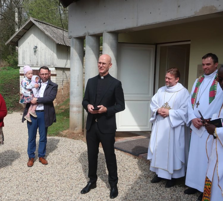 ../previews/009-02-10 00-12-46.png.medium.jpeg